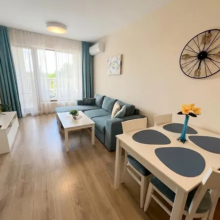 Apartmán South Bay With Pool And Varna