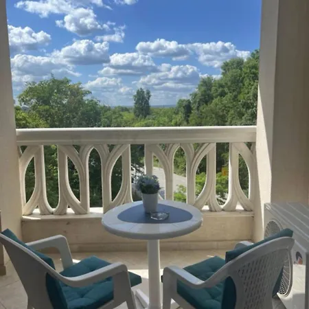 South Bay With Pool And Apartment