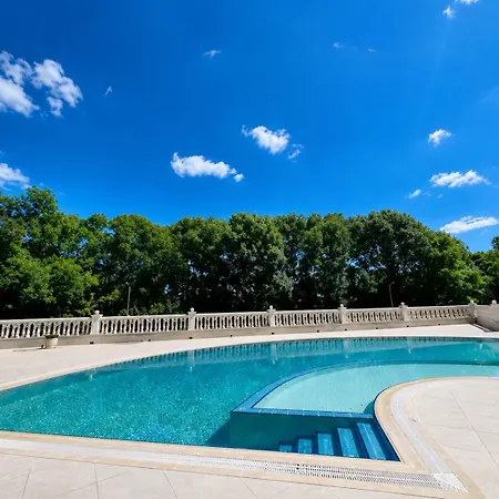 Apartment South Bay With Pool And Varna